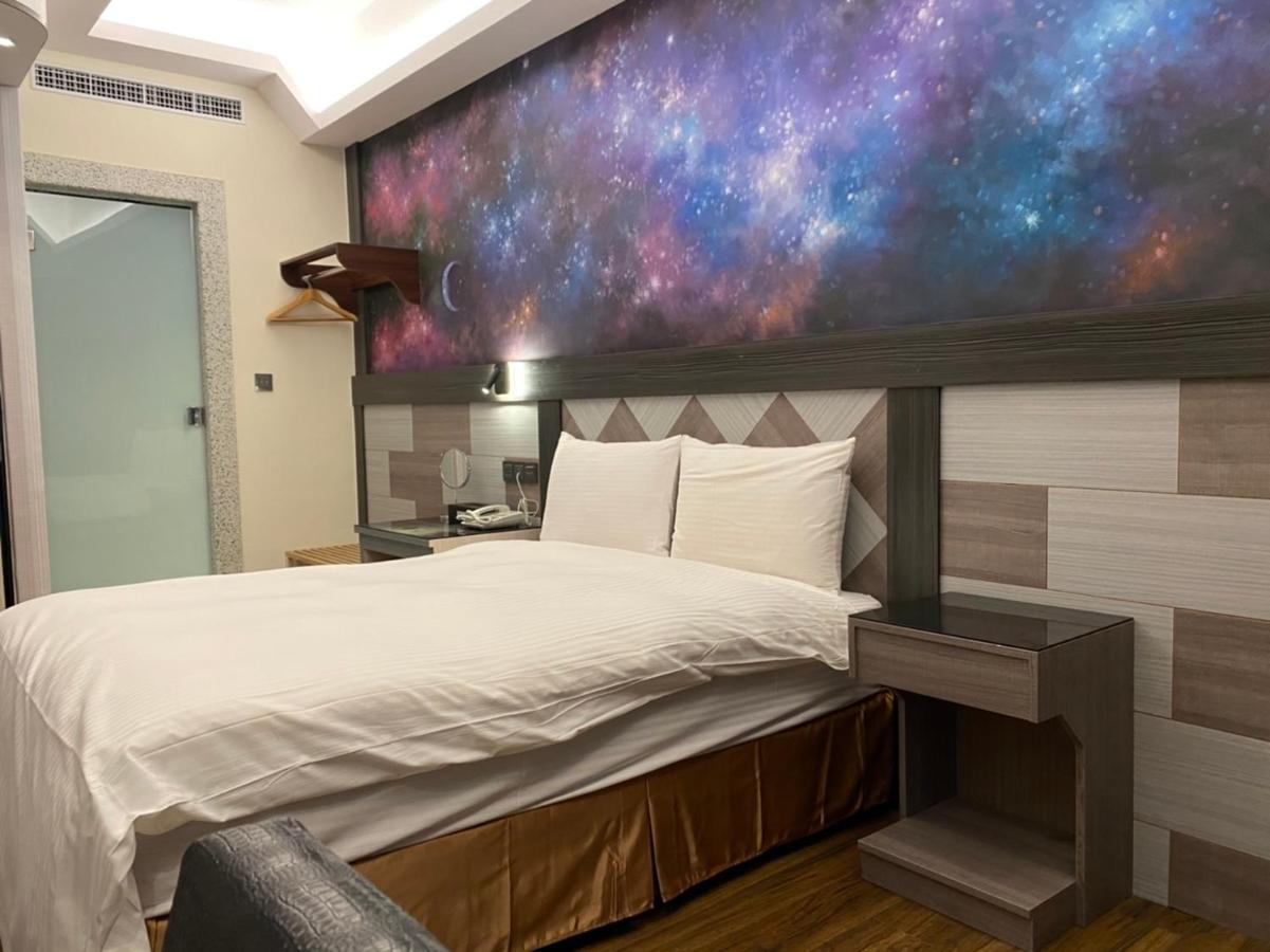Weifeng Boutique Business Hotel - Zhanqian Branch Pingtung Екстер'єр фото