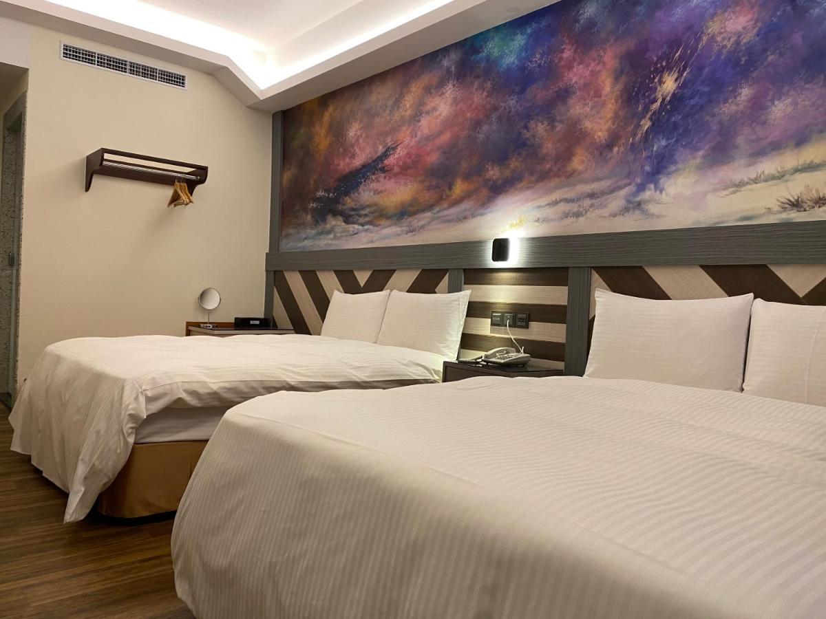 Weifeng Boutique Business Hotel - Zhanqian Branch Pingtung Екстер'єр фото