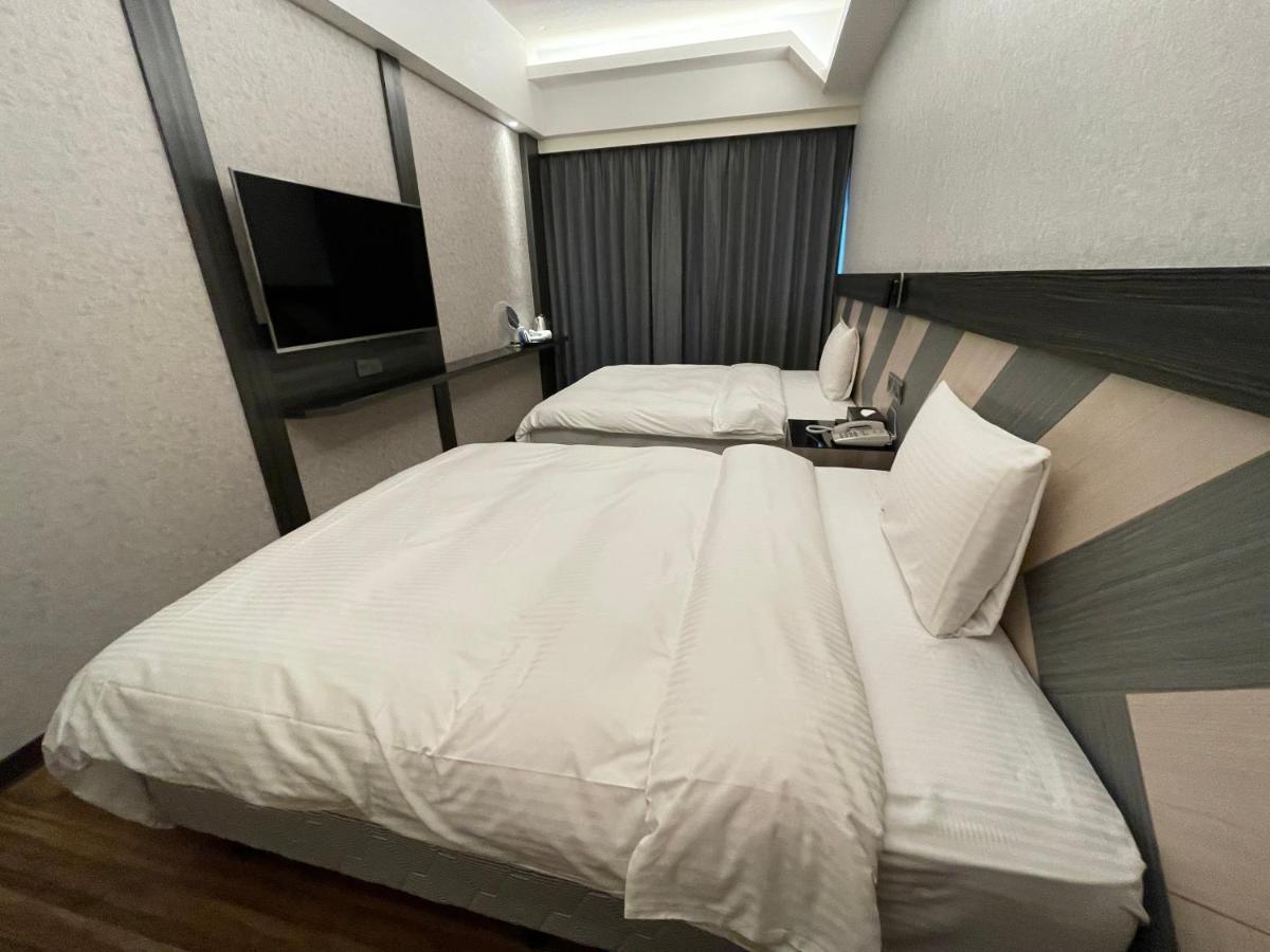 Weifeng Boutique Business Hotel - Zhanqian Branch Pingtung Екстер'єр фото