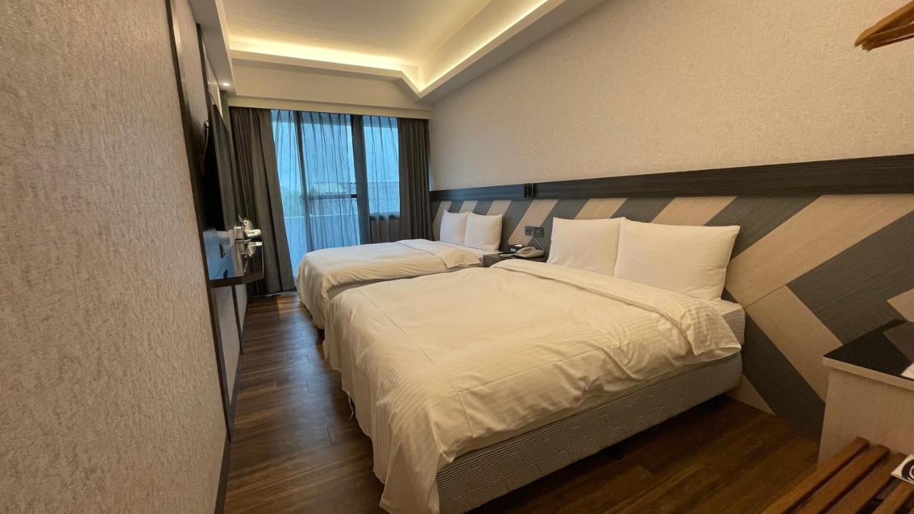 Weifeng Boutique Business Hotel - Zhanqian Branch Pingtung Екстер'єр фото
